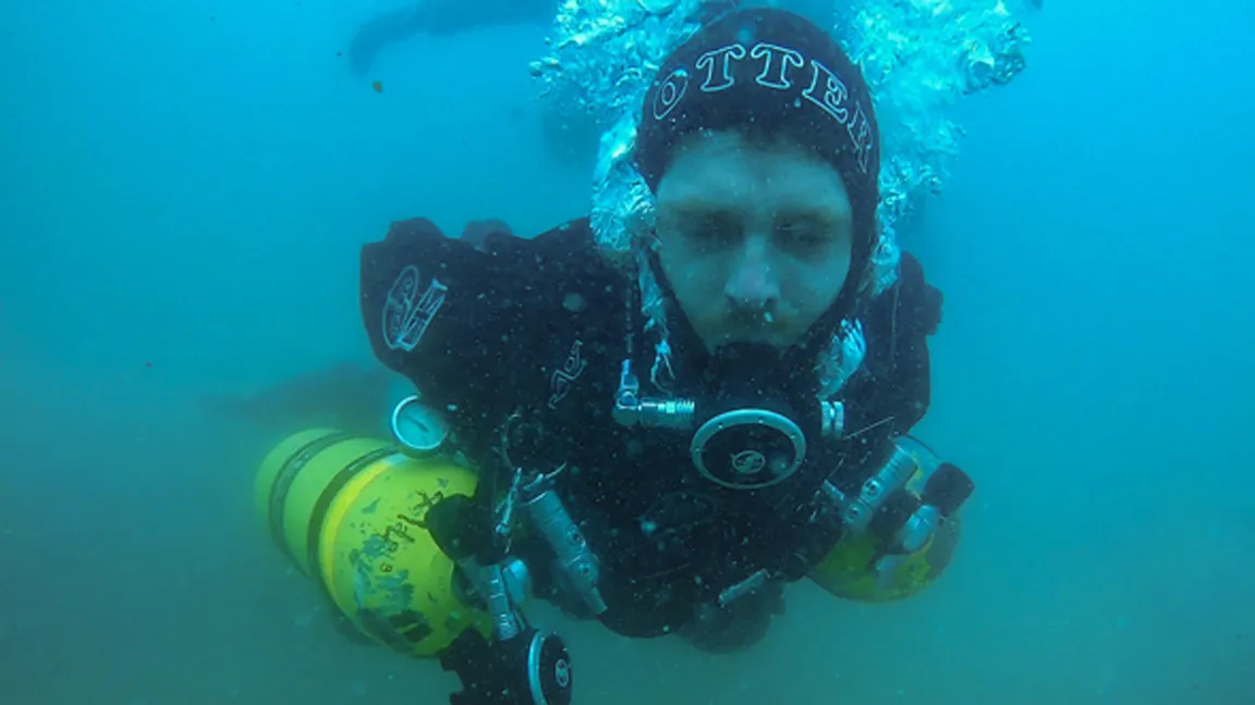 TDI Sidemount Diver - Razor Sidemount Diver No Mask