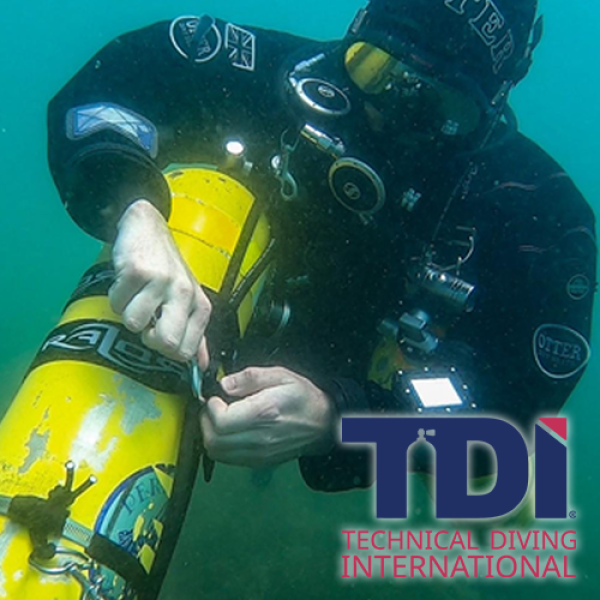TDI Sidemount Diver